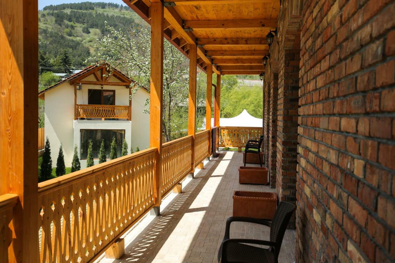 Chalet Dilijan Hotel & Restauarant Экстерьер фото